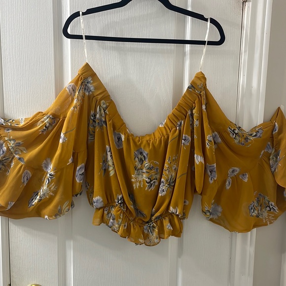 M BOUTIQUE Off Shoulder Mustard Yellow Floral Top - Picture 1 of 3